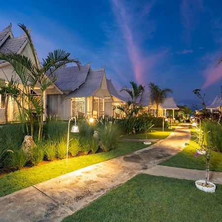 Paus Putih Hotel Lembongan Zewnętrze zdjęcie